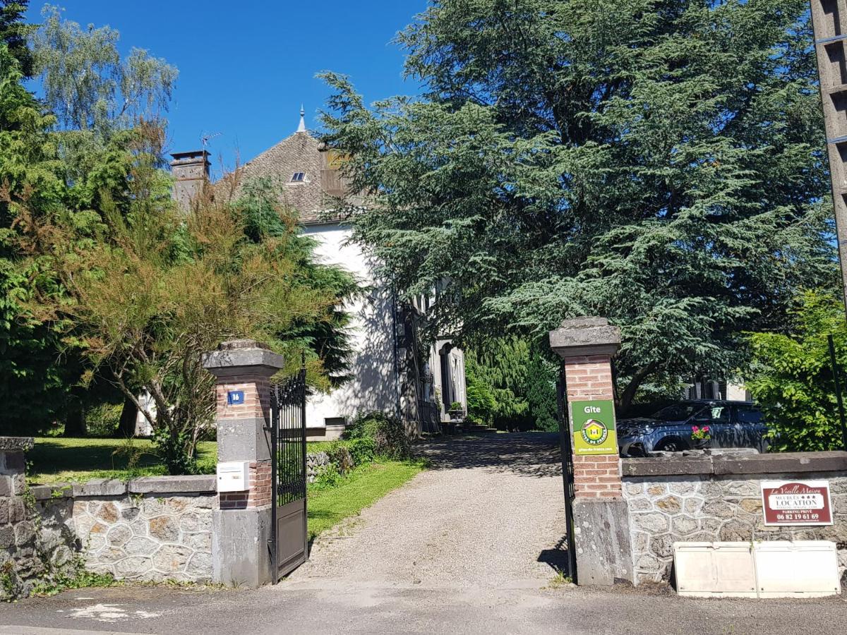 Domaine Les Pradets Bed and Breakfast La Bourboule Exteriör bild
