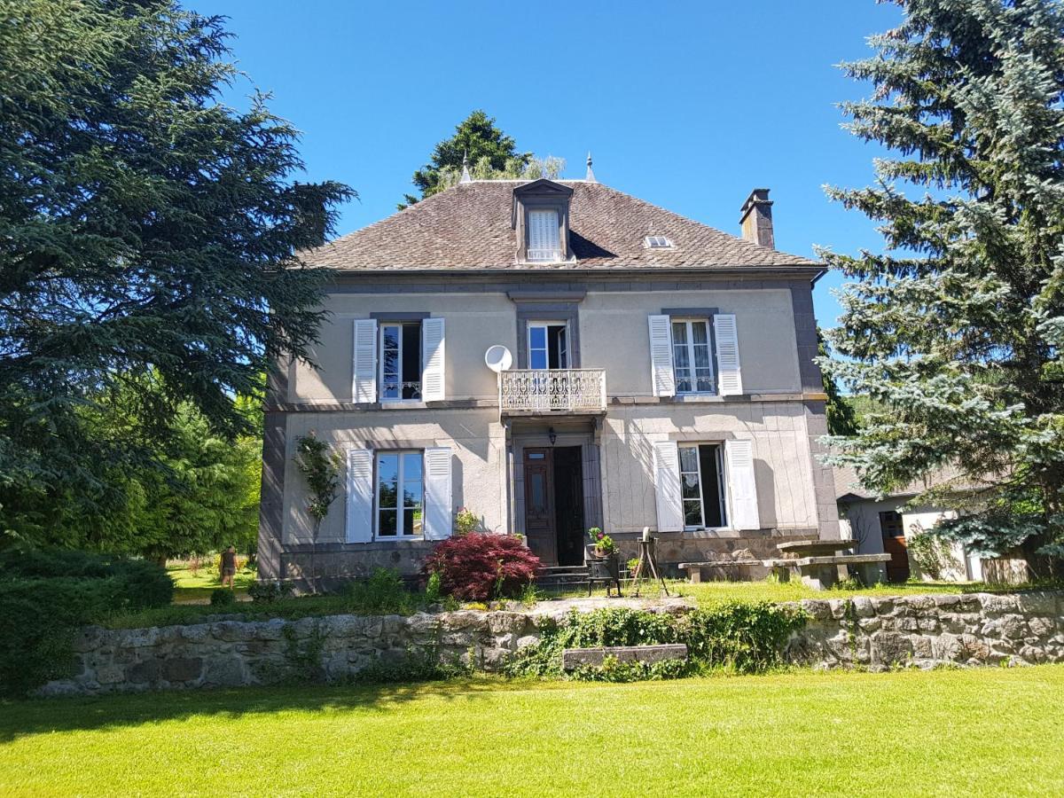 Domaine Les Pradets Bed and Breakfast La Bourboule Exteriör bild